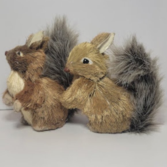 SET OF 2 LIGHT WEIGHT NATURAL SMALL SQUIRREL DECORATIONS WITH REALISTIC TAILS 5" - Picture 4 of 6